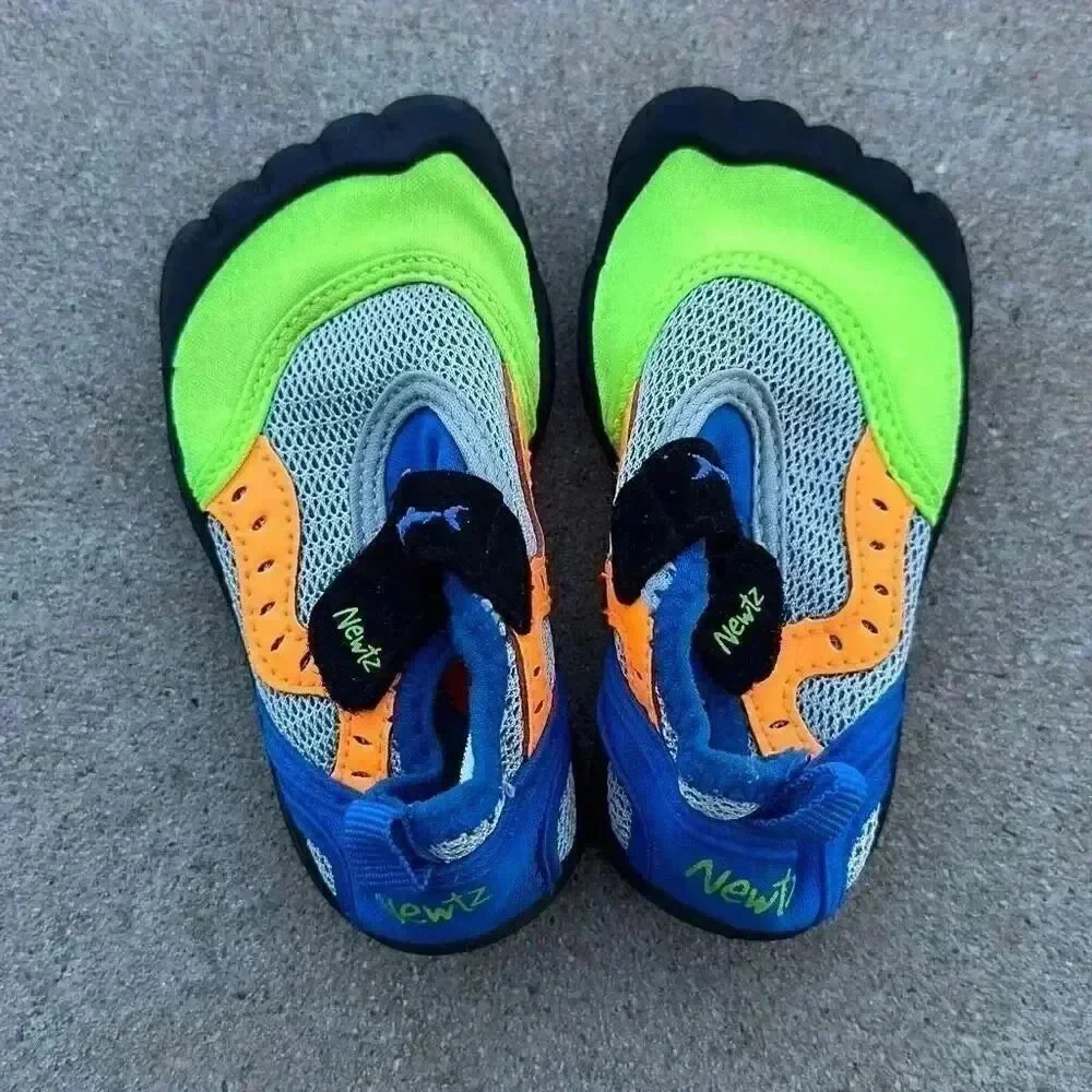 Newtz Kids Water Shoes Size 5/6